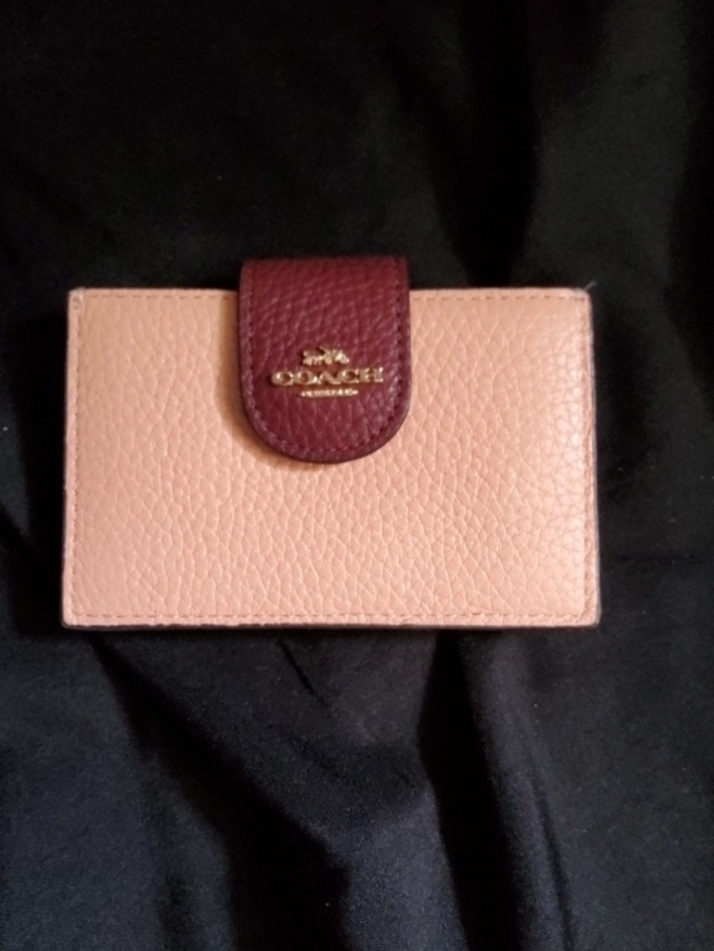 New Coach Pebbled Leather Accordin Card Case - Blush with Burgundy Snap